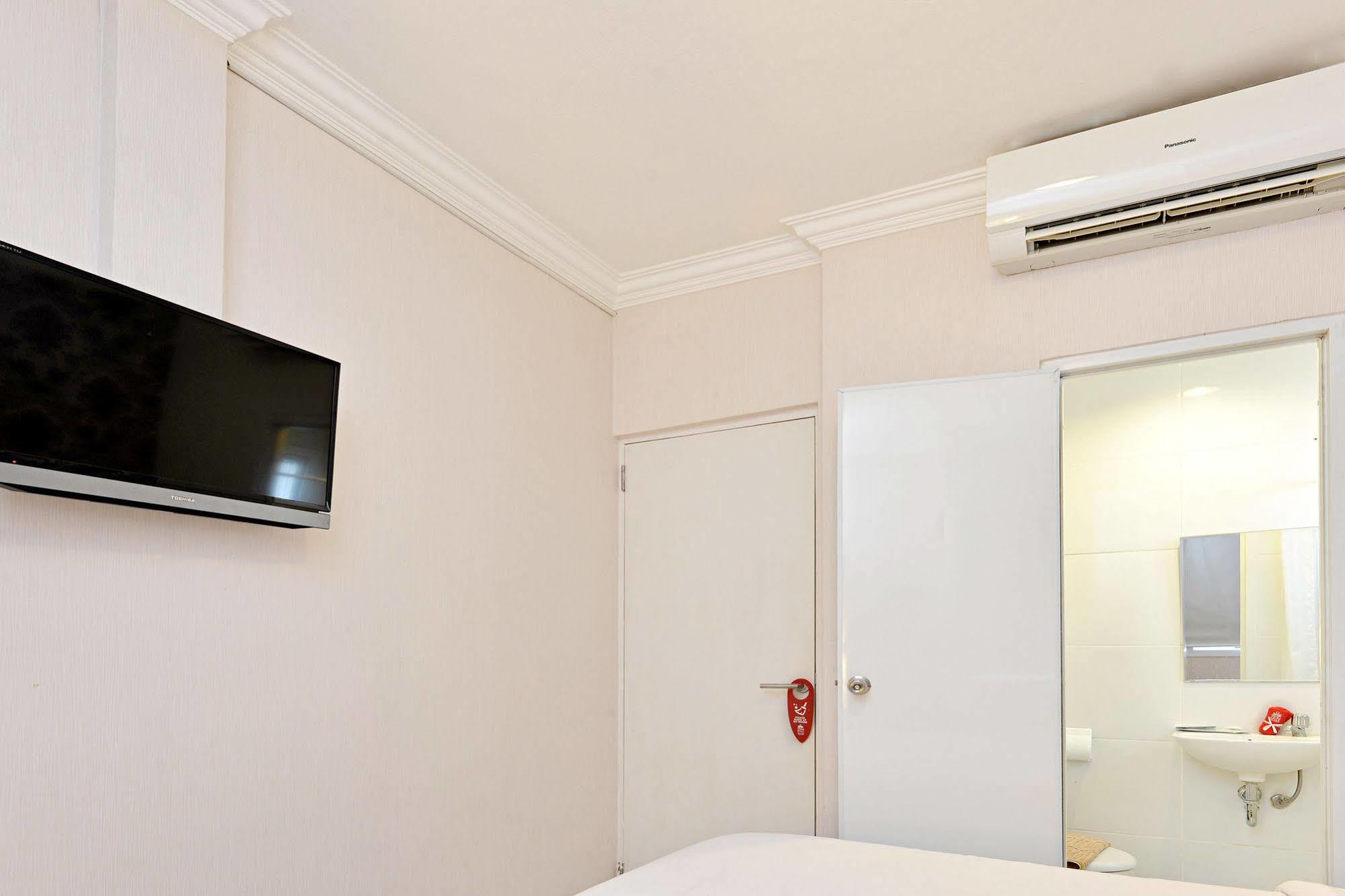 Zen Rooms Basic Tangerang Aeropolis المظهر الخارجي الصورة